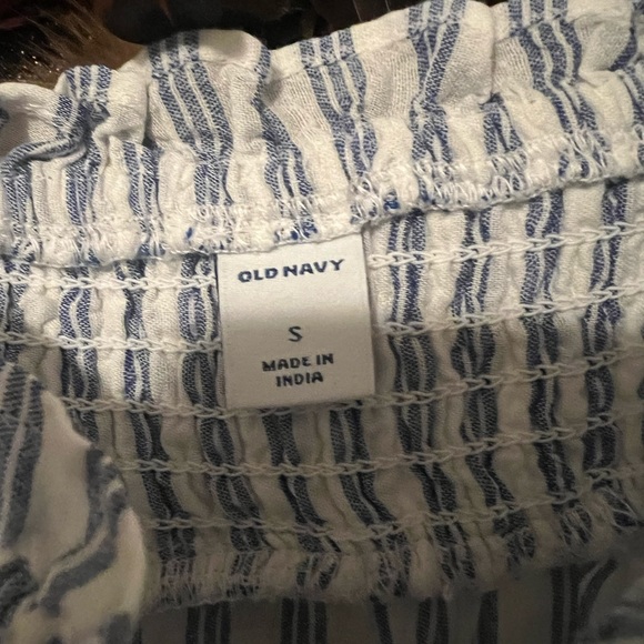 Old Navy NWT Sz Small Blue/White Smocked Striped
Embroidered Tie Strap Tank Top - Picture 6 of 9